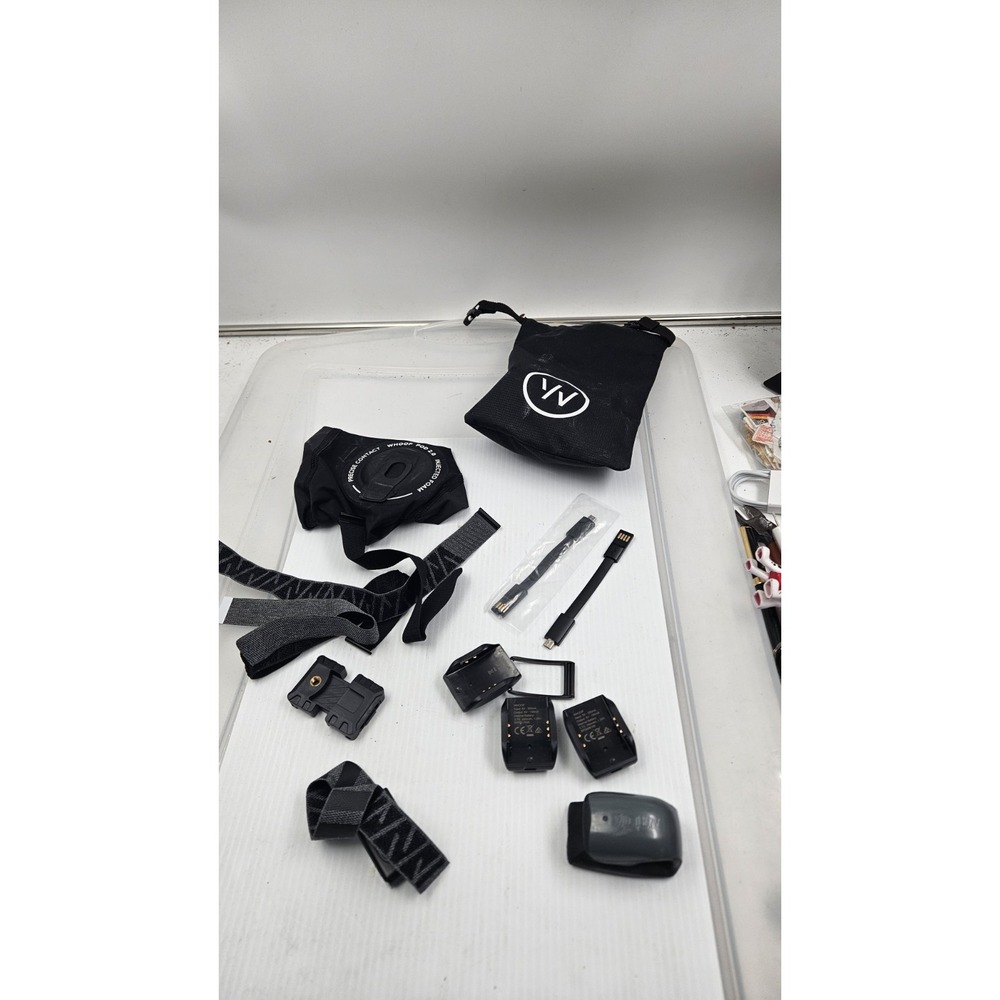 WHOOP Strap 3.0 (Tracker, 1 Charger/Battery Pack)  Good Condition